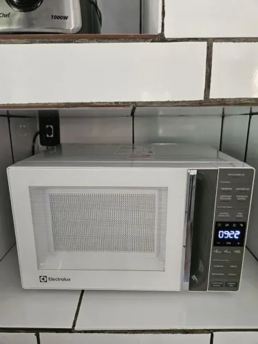 Microondas Eletrolux 23L