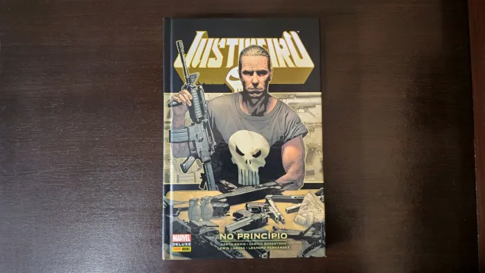 Justiceiro - No Princípio - Marvel Deluxe - HQ Panini