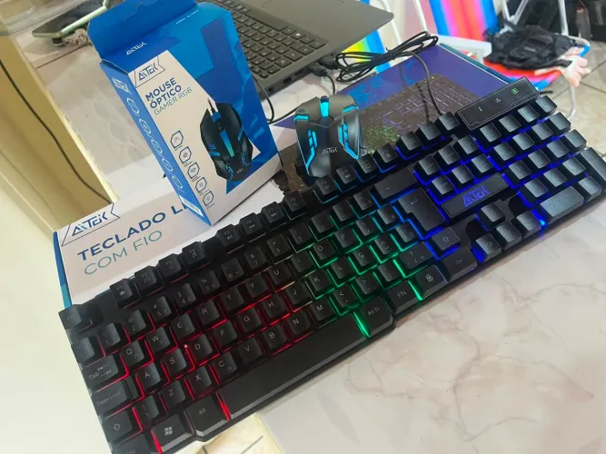 Kit teclado e Mouse gamer com iluminação RGB