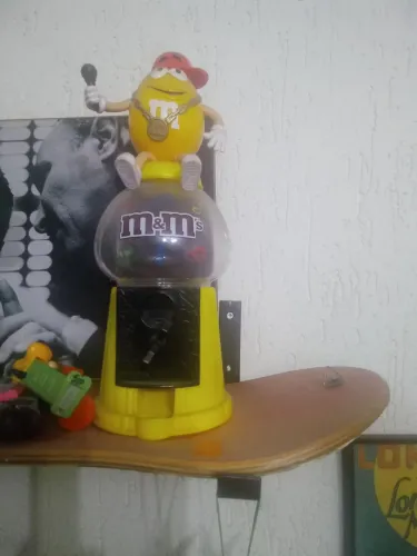 Dispenser m&ms rapper