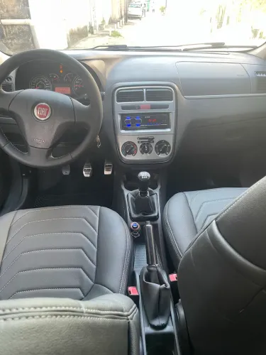 Fiat Punto Attractive Italia 1.4 F.flex 8V 5P 2012