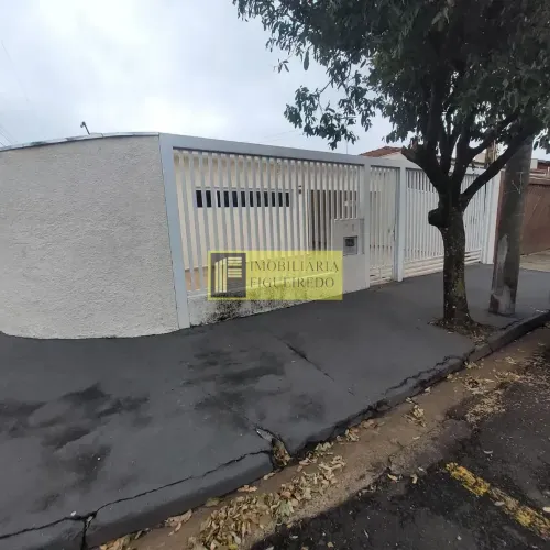 Casa para locação no Alto Rio Preto com 3 quartos, 2 quartos e 3 vagas de garagem.