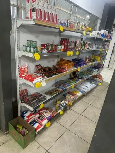 VENDE-SE 6 GÔNDOLAS DE MERCEARIA