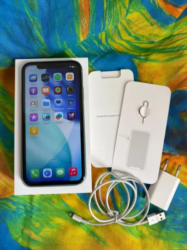 Iphone 11 excelente