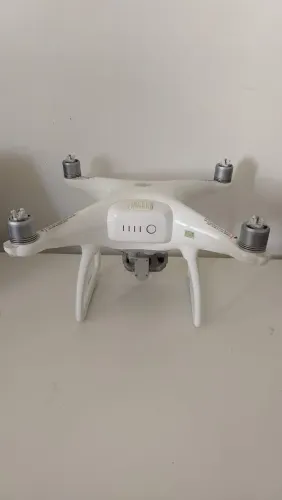 Drone Completo Phantom 4, com 2 controles e 2 baterias. 