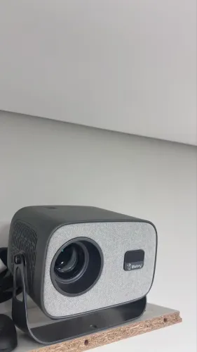 Projetor blulory e telão 2x2