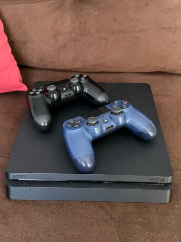 Ps4 (PlayStation 4) + 3 jogos padrões 