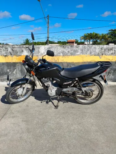 Moto em perfeito estado de uso