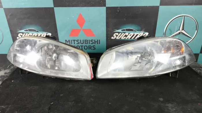FAROL FIAT STRADA 2018