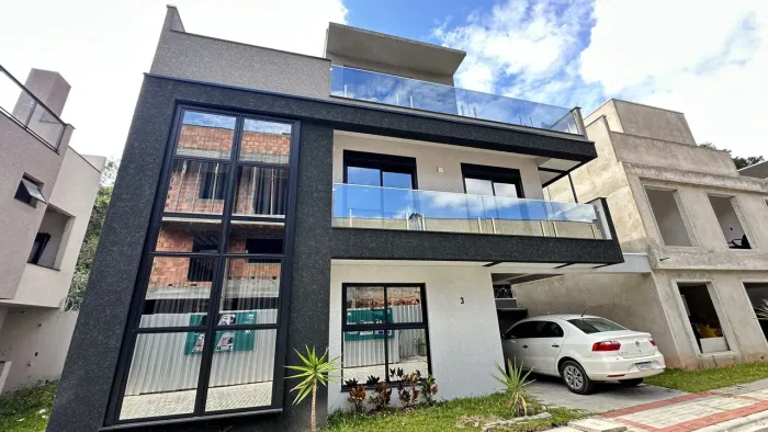 Casa em Condomínio para Locação em Santa Felicidade, Curitiba | Alto Padrão | 3 Quartos | 