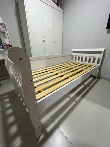 CAMA DE SOLTEIRO - MADEIRA BRANCA.