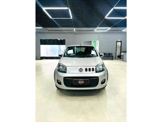 Fiat Uno Sporting 1.4 EVO Fire Flex 8V 4P 2012