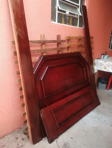 Cama casal muito bonita montadinha madeira 