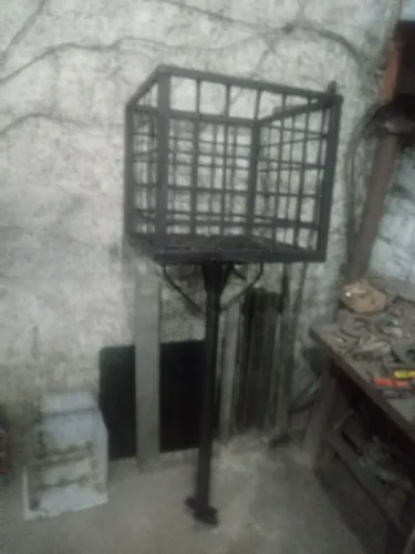 Lixeira pronta entrega fechadinha. Nova