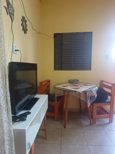 Alugo kitinet mobiliada de aproximadamente 20m² no bairro Japiim