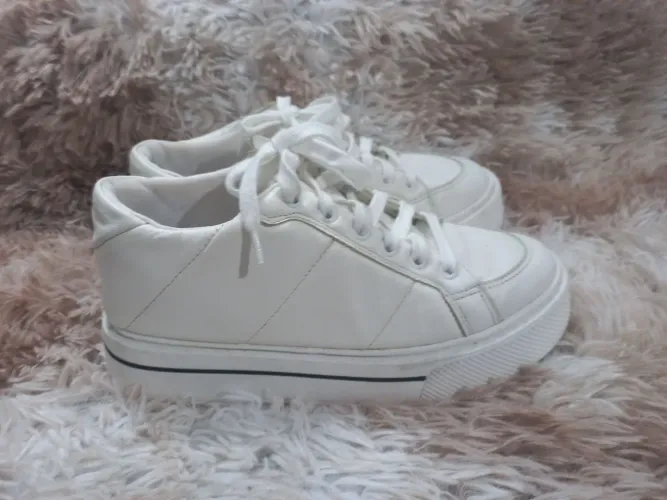 Tenis branco arezzo plataforma 36