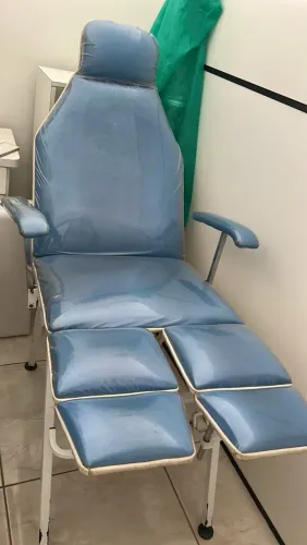 Vendo cadeira de podologia