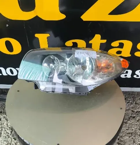 ? Farol BMW Série 1 118i / 120i (Anos 2004 a 2011) - Geração E87