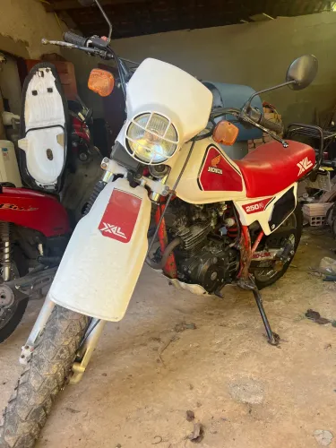 XLR 250 1984