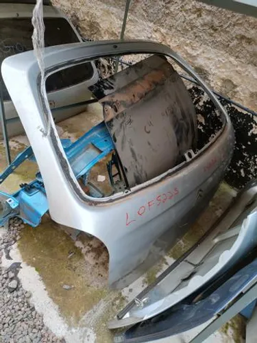 Tampa traseira Xsara Picasso