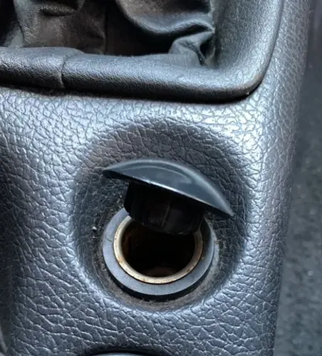 Tomada (Acendedor) Console Central Peugeot 206 2007 À 2012
