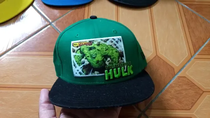 New era snapback ( juvenil ) parece Novos !