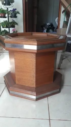 2 mesas de canto oitavadas