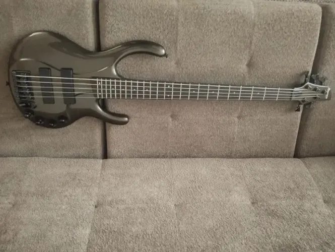 Baixo Ibanez EDC 705 "Ergondyne" 