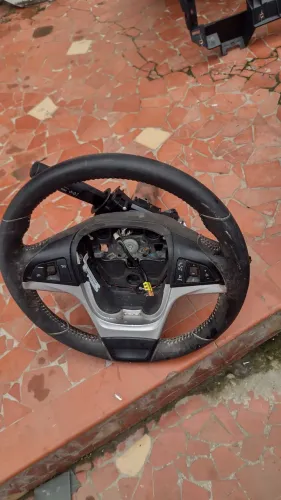 Volante e comando será Cobalt, Spin