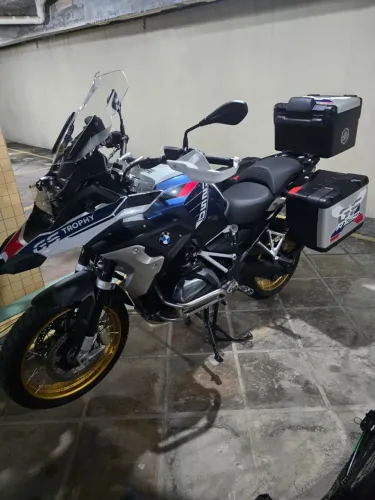 BMW R 1250 GS Trophy com Baús Originais