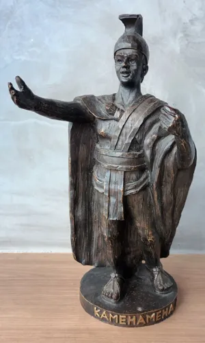 Estátua Havaiana de Madeira Esculpida 