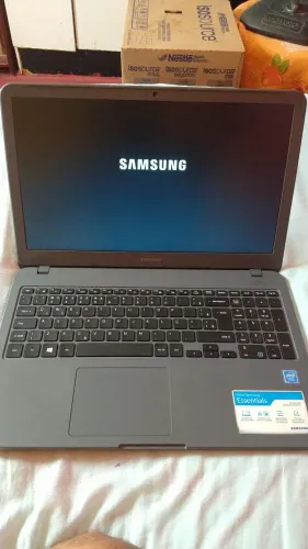 Vendendo um notebook Samsung 17 polegadas