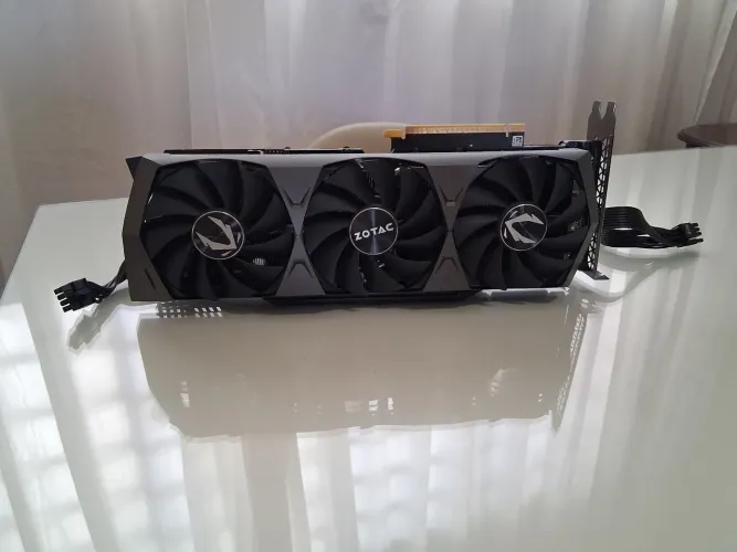 Vendo Placa de Vídeo Zotac GeForce RTX3090