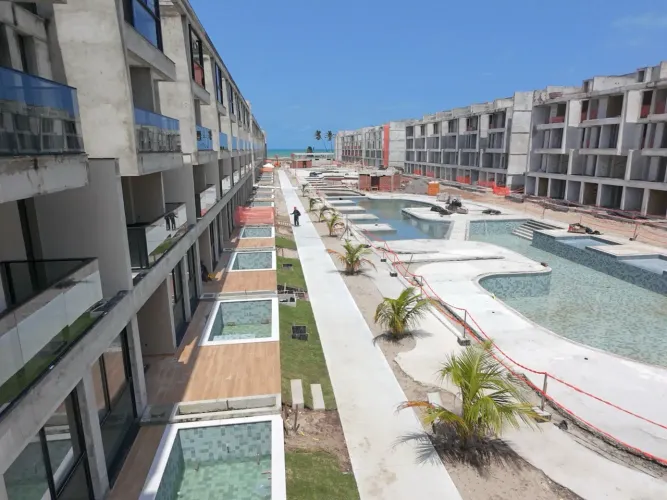 Apartamento Térreo de 3 Quartos + Piscina Privativa em Naturê, Muro Alto (PE)