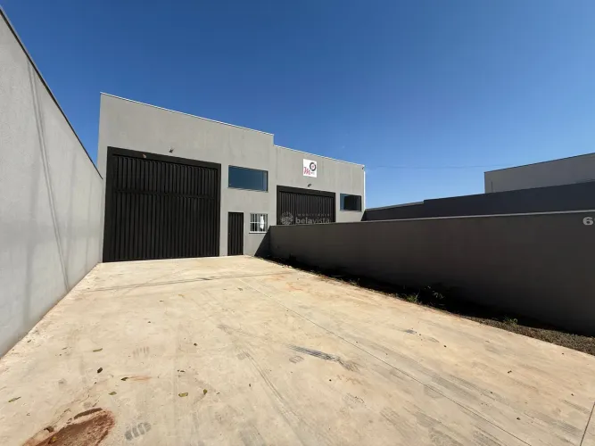 BARRACÃO À VENDA PRÓX. AO RESIDENCIAL FRANCA EM APUCARANA.