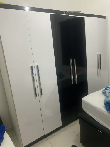 Guarda roupa 6 portas