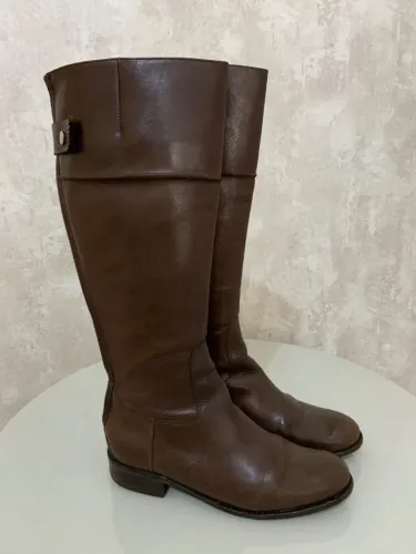 (TAM: 36) BOTA MARROM SANTA LOLLA EM COURO