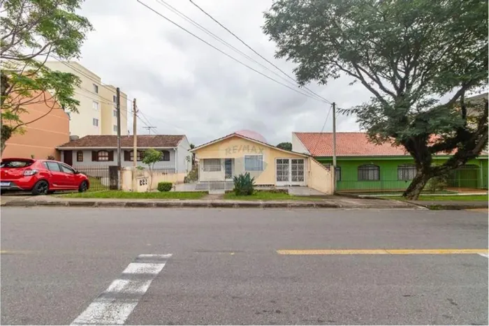 Terreno à Venda: 512,5 m² no Uberaba, Curitiba