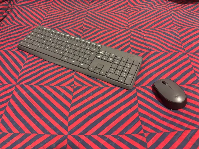 Teclado e Mouse Logitech MK235 usado