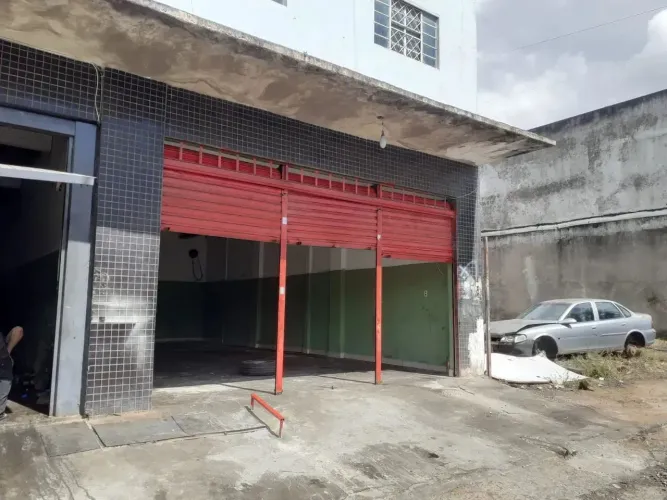 Imóvel para aluguel possui 140 metros quadrados