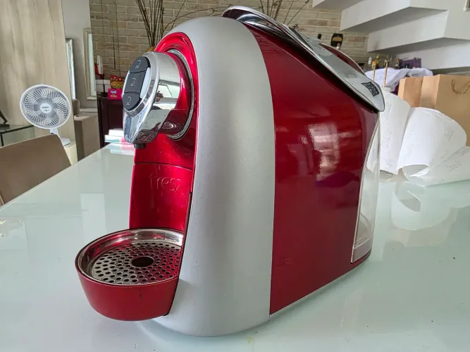 Cafeteira 3corações novíssima, um dos modelos mais bonitos