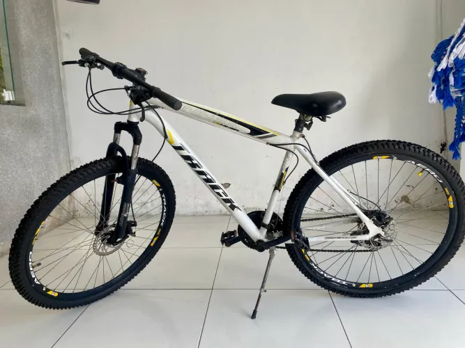 Bike aro 29-usada poucas vezes, perfeita para passeios 