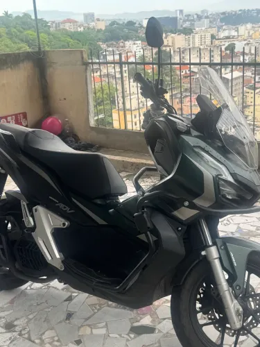 Vendo Honda ADV muito nova
