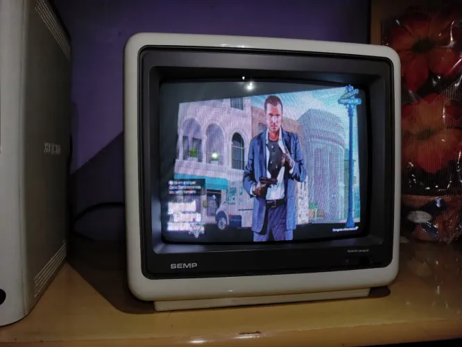 Tv Semp 10 polegadas 1022 Retrô com AV e RF Linda imagem !