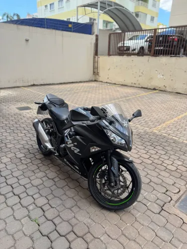 Ninja 300 apenas 13 mil KM