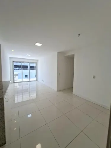 Lindíssimo 85m2 junto ao shopping e o Metrô !!!