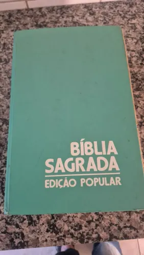 Bíblia Sagrada Edição Popular para colecionadores. 
