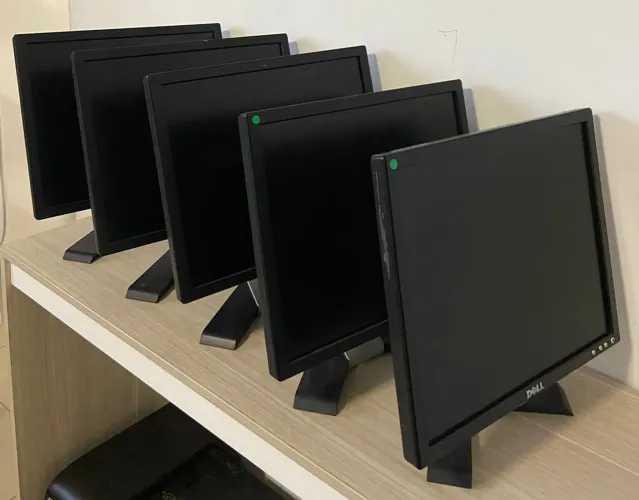 Monitores Dell 17?