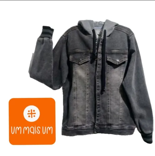 Jaqueta Jeans com Capuz marca Um Mais Um
