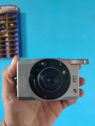 Câmera Canon IXY analógica 